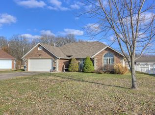 1003 Greenbrook Dr, Neosho, MO 64850