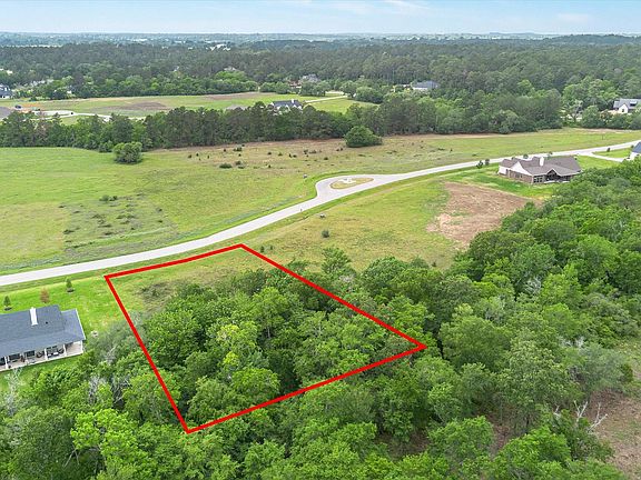 3rd image of 9601 Cedar Creek Ln