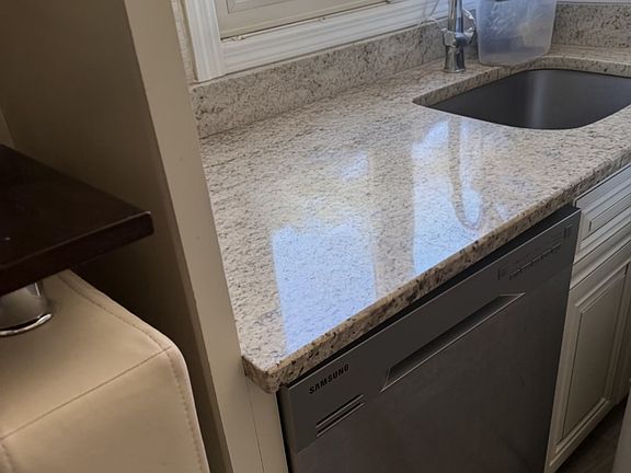 5th image of 36 Maple Ct
