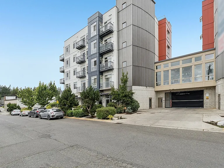 28-web-or-mls-1210 N 152nd St unit 225 Shoreline-S2606-001