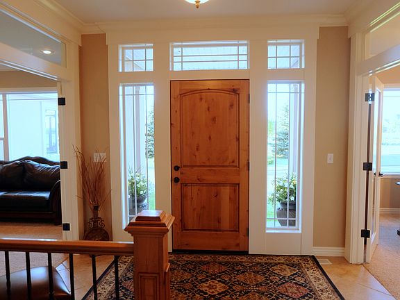 Spacious beautiful entry way