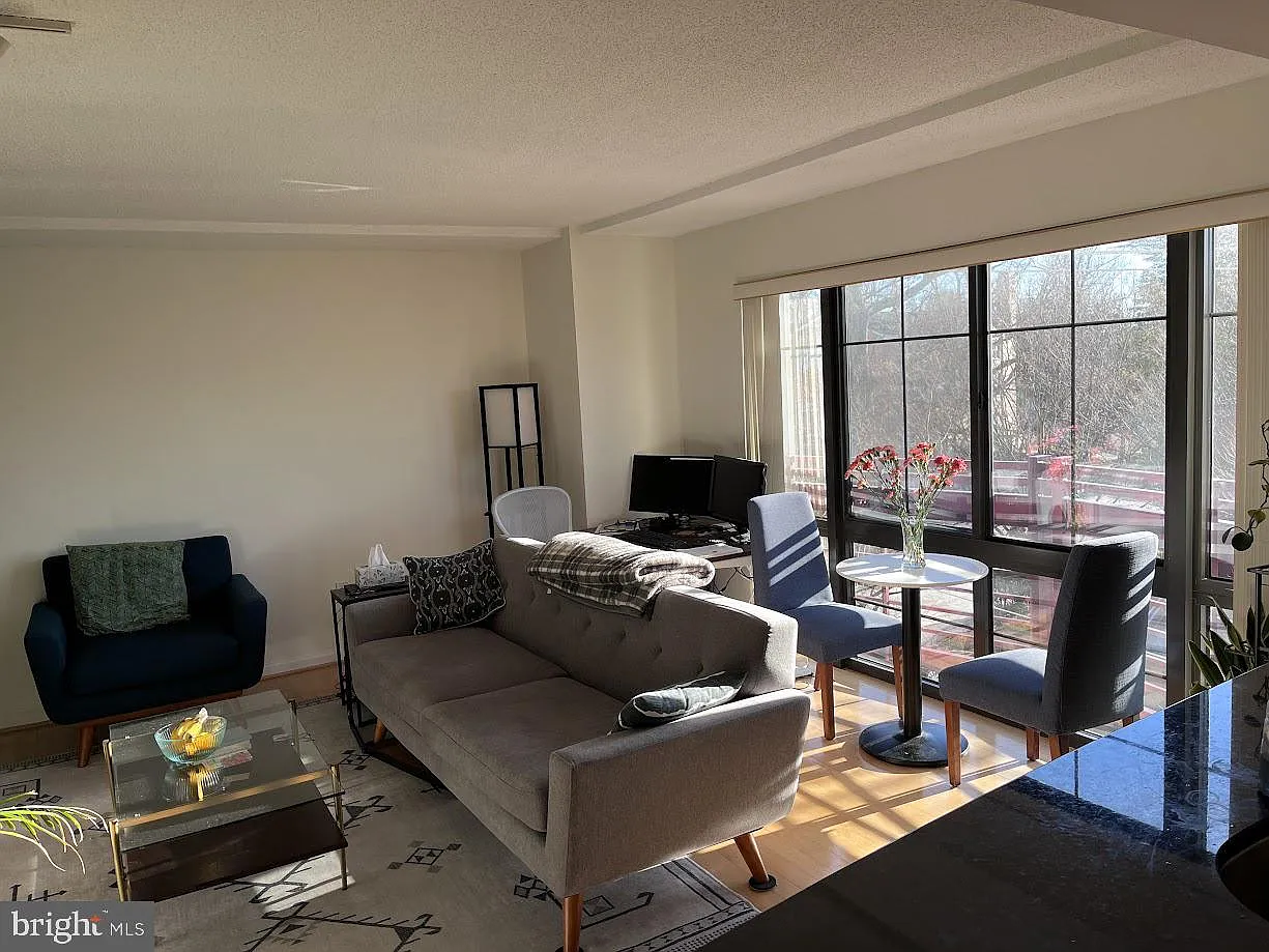 2 bed, 1103 sqft, $2,500 — Photo 4