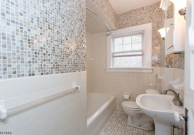 45 Essex Ave — Photo 9