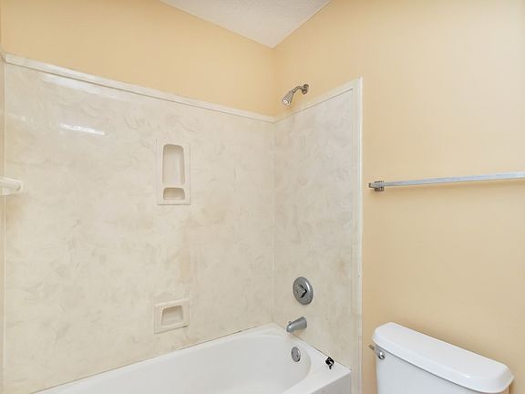3rd image of 3057 Brookline Dr W