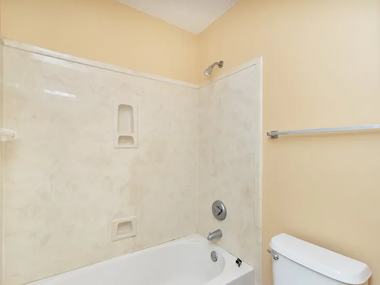 3057 Brookline Dr W — Photo 3