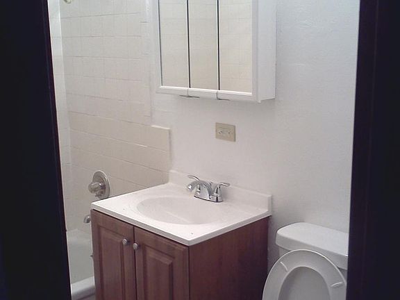 4th image of 4037 Bonhill Dr APT 1A