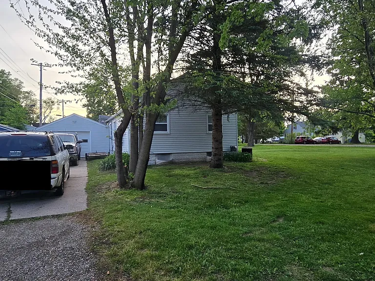 3301 Wilson Ave — Photo 3