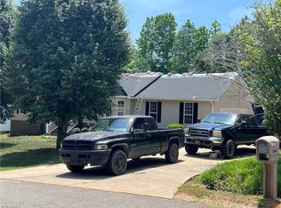 2506 Megan Dr, Ramseur, NC 27316