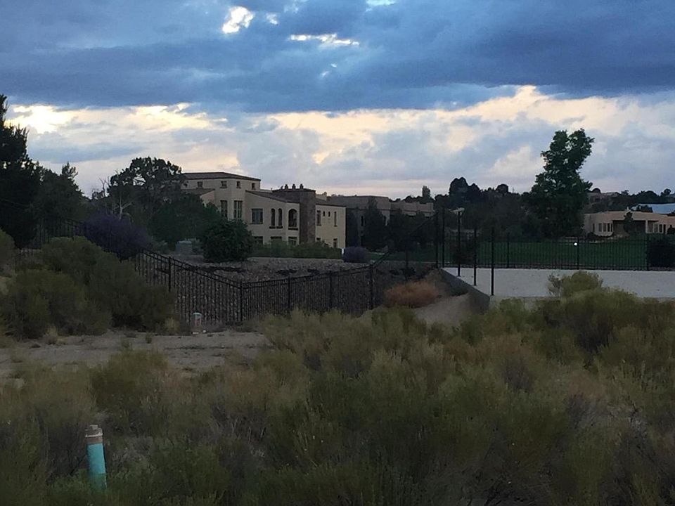 1st image of 6127 Arroyo Dr