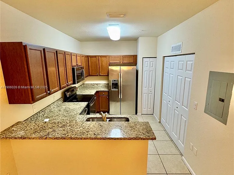 8650 NW 97th Ave #204 — Photo 2