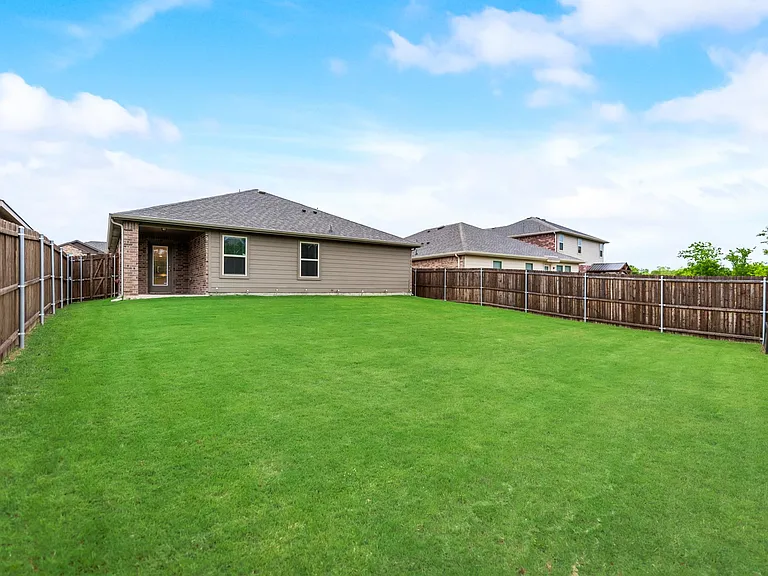 1302 Meadow Creek Dr — Photo 28