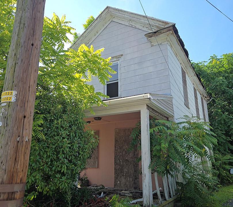 1st image of 204 Academy Ave
