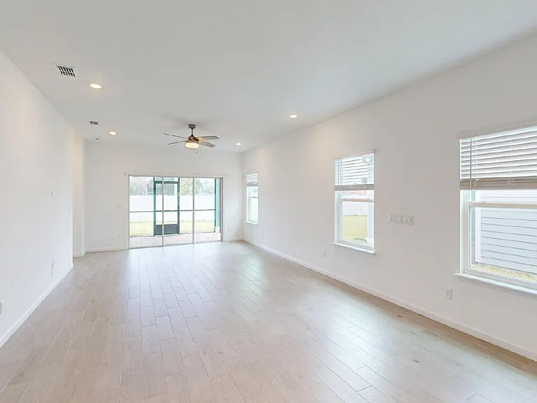 6896 Friendship Fountain Ave — Photo 5