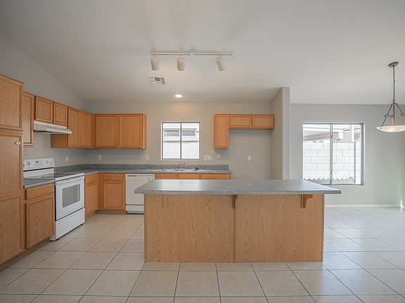 2nd image of 12621 W Ash St