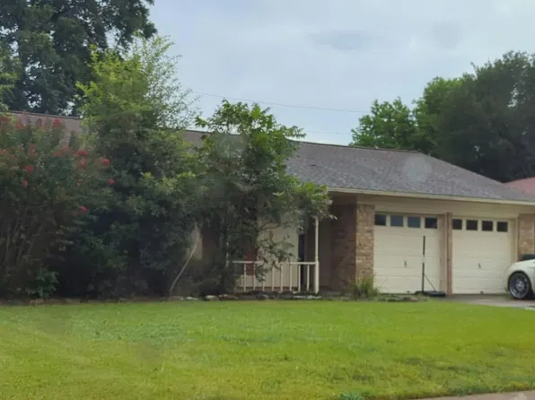 9245 Glynn Ln, Beaumont, TX 77707