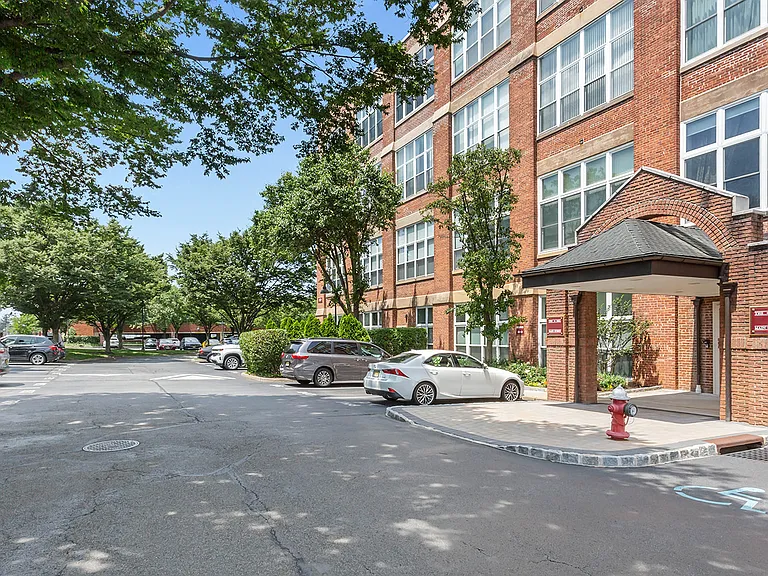 262 Main St #203 — Photo 25
