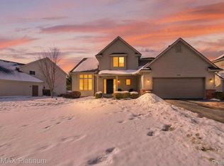 1408 Morning Mist Dr, Howell, MI 48843