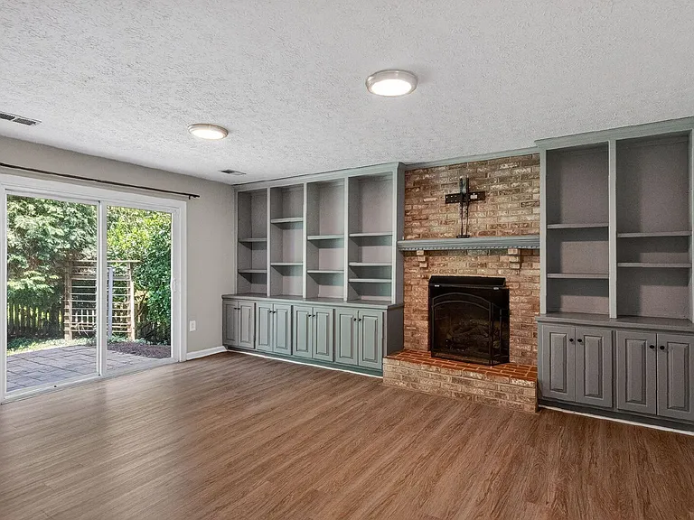 21228 McFadden Sq #314 — Photo 9