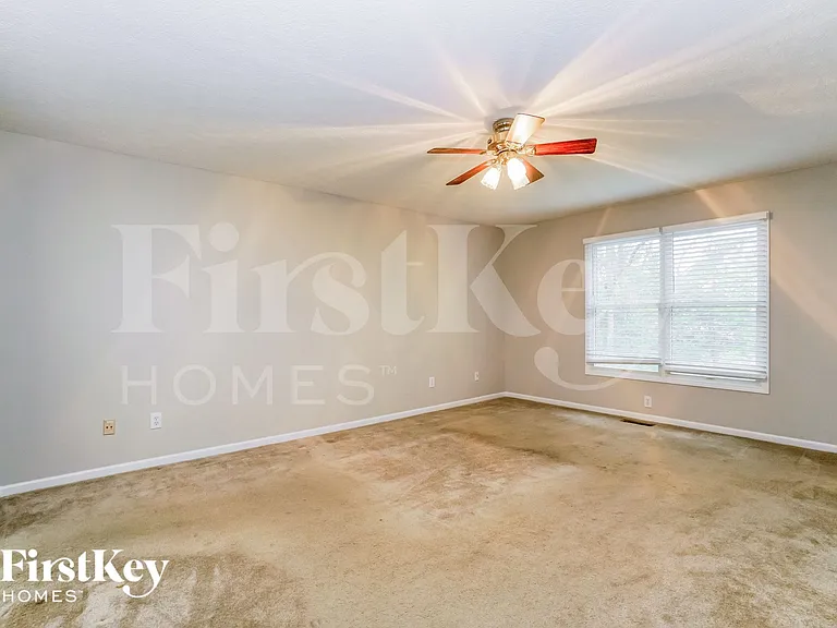 7821 Edgewater Ct — Photo 9
