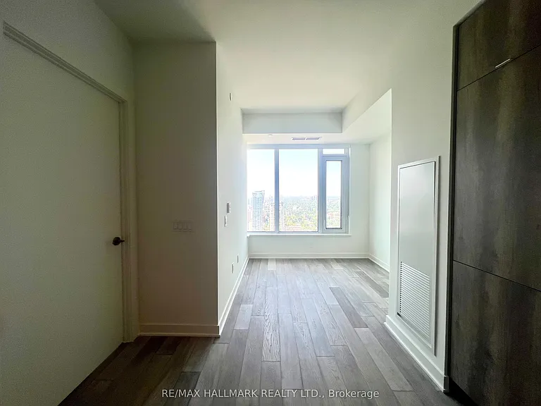 11 Yorkville Ave #3310 — Photo 9