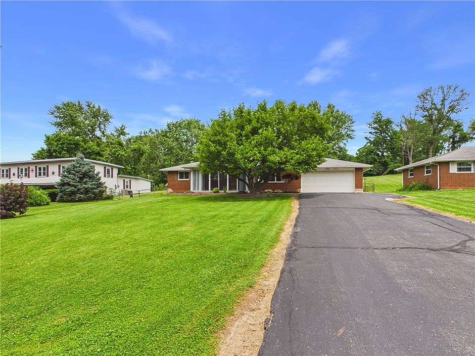 1st image of 2974 Valleyview Dr