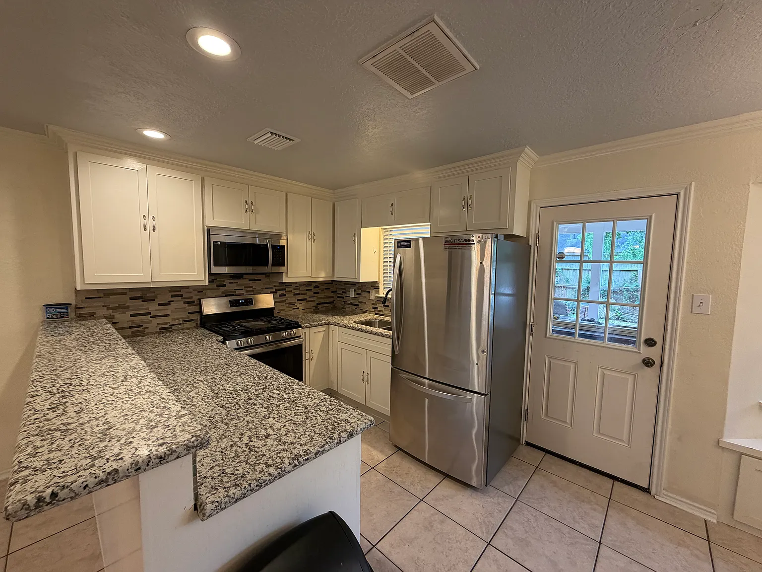 3 bed, 1.5 bath, 1494 sqft, $1,850 — Photo 3