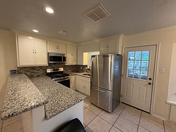 3rd image of 1430 Pi Cir