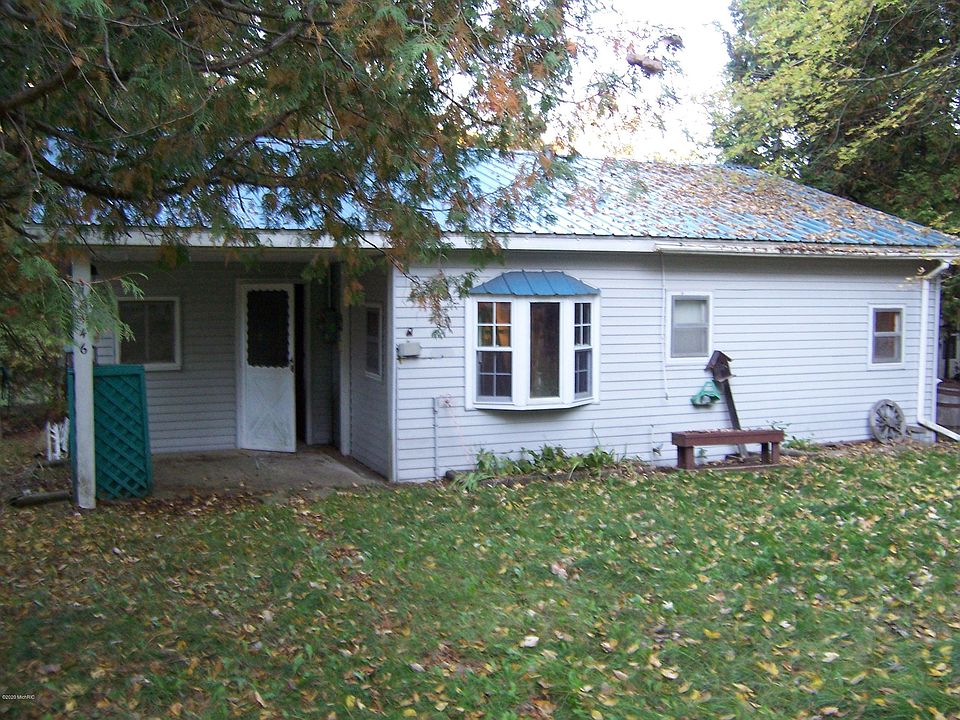 1st image of 18446 Oxbow Dr