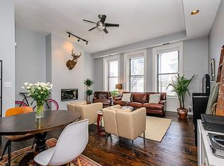 412 N Desplaines St #2, Chicago, IL 60654