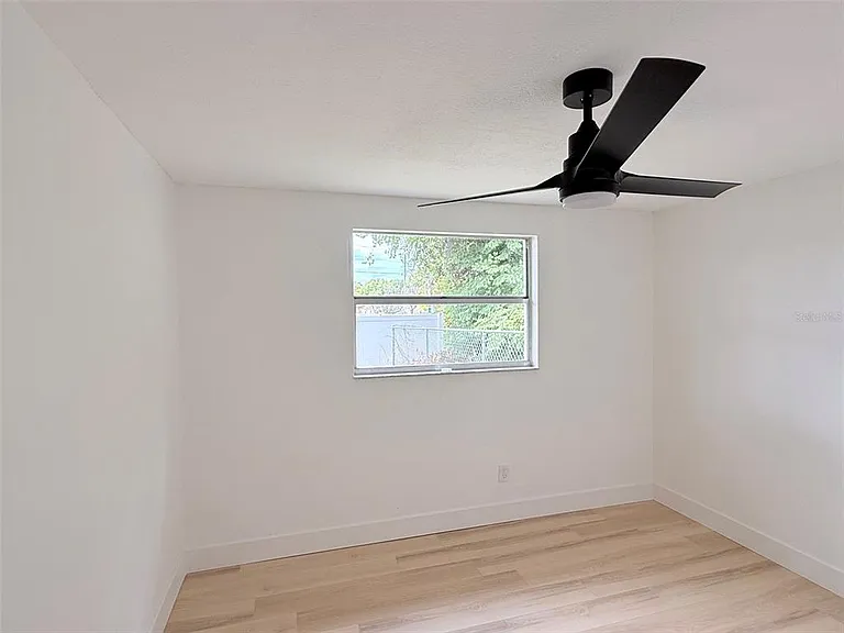8512 Longboat Ln — Photo 24
