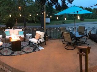 301 S 11th St, Ozark, AR 72949