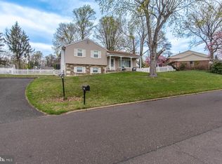 3278 Oak Rd, Huntingdon Valley, PA 19006