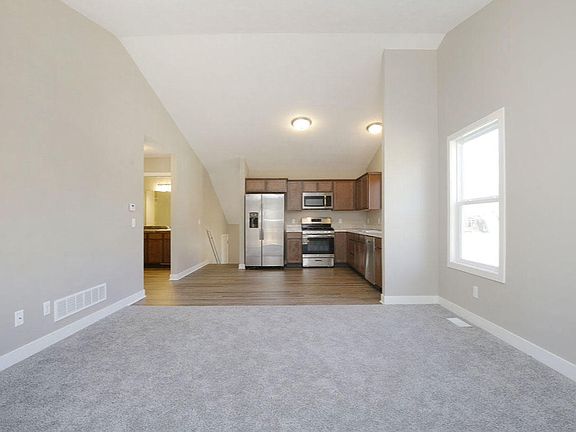 4th image of 565 & 567 Butternut Dr
