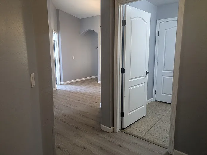 1206 W Prior Ave — Photo 11