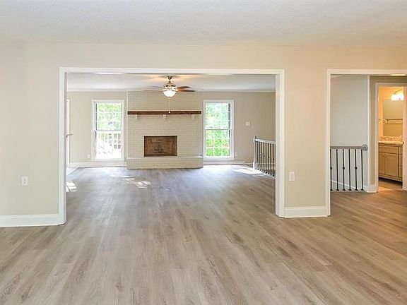 3rd image of 10220 Melanie Dr SE
