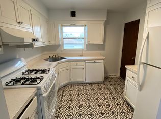 4620 Linscott Ave, Downers Grove, IL 60515