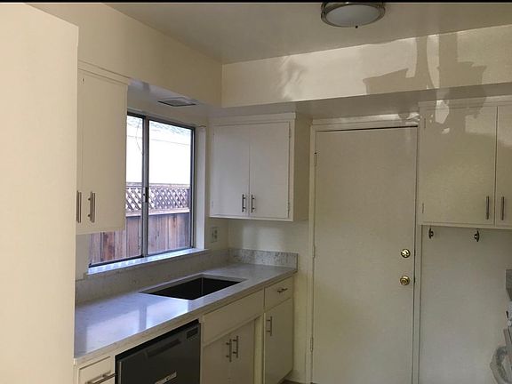 3rd image of 1507 Hawes Ct