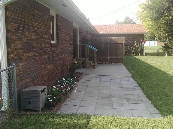 5th image of 3228 Nutmeg Ln Unit A