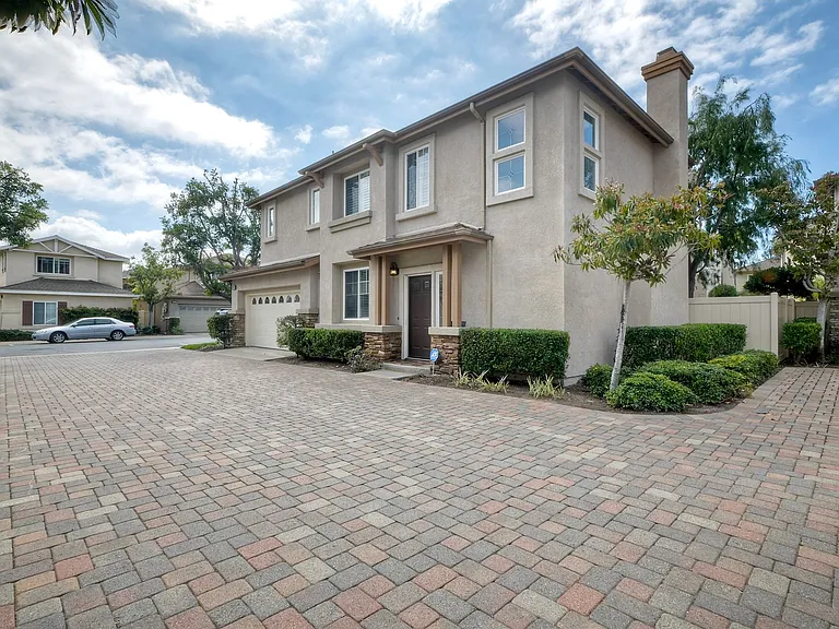 2947 W Canyon Ave W — Photo 2
