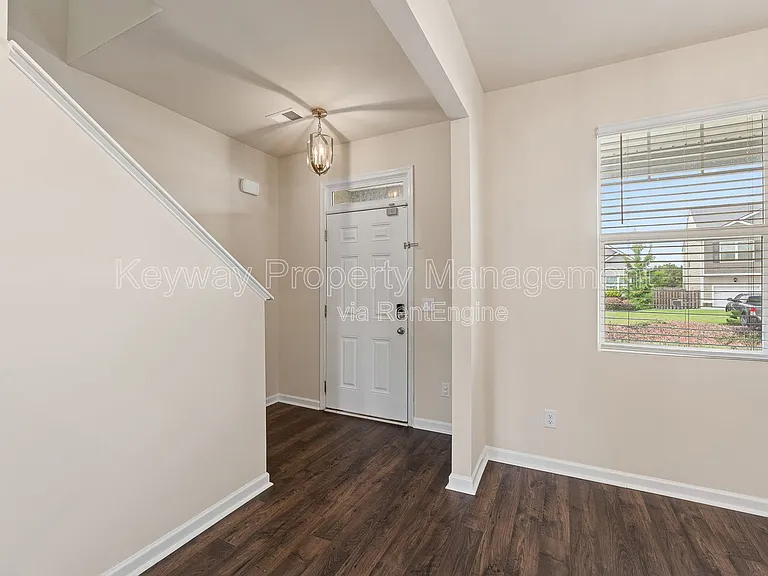 3262 Carmine Ave — Photo 3