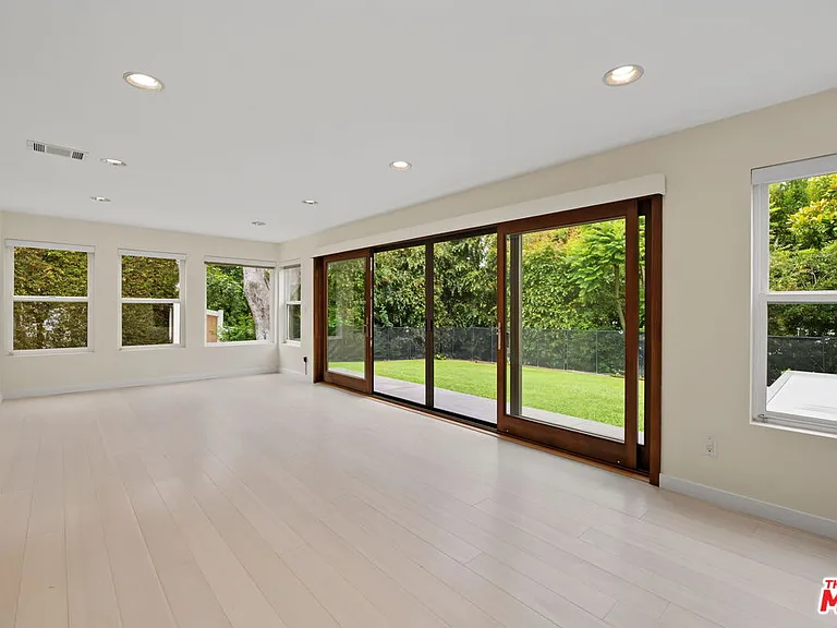 175 Barlock Ave — Photo 35