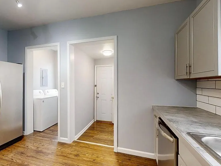 1133 N Keystone Ave — Photo 7