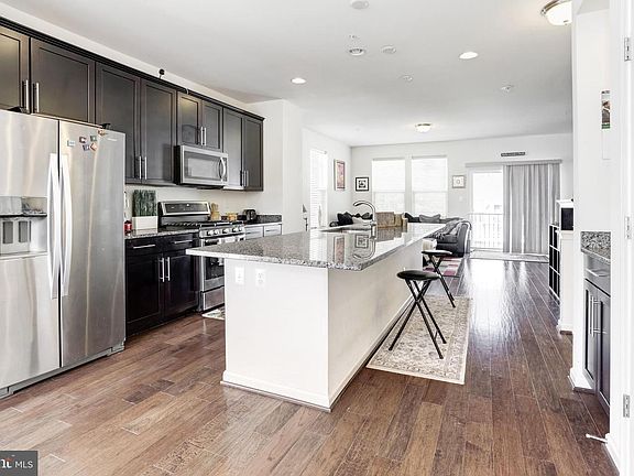 4th image of 18409 Woodhouse Ln
