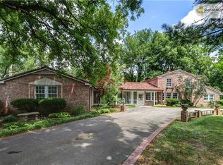 2700 W 63rd St, Mission Hills, KS 66208