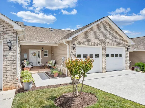 6668 Stonelyn Cottage Ct, Roanoke, VA 24019