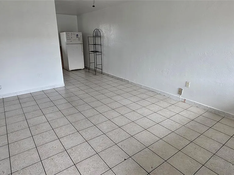 654 W 29th St #4 — Photo 11