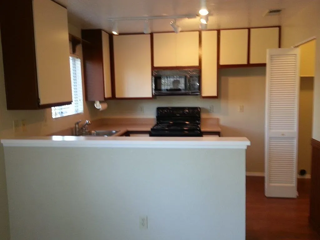 11337 Avenida De Los Lobos — Photo 4