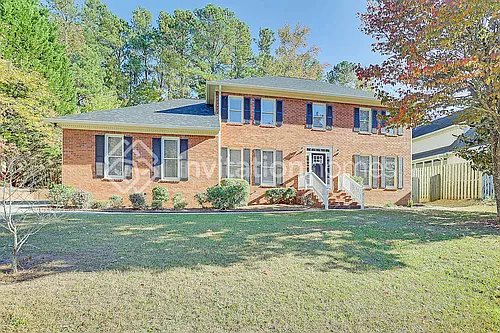 747 Edgewater Ln NW Photo 1