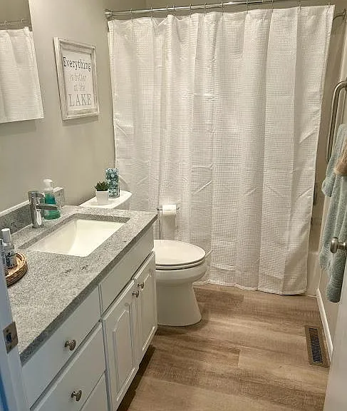 213 N Park St #1 — Photo 15