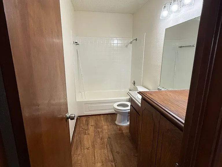 Fox Valley Apartments — Photo 56